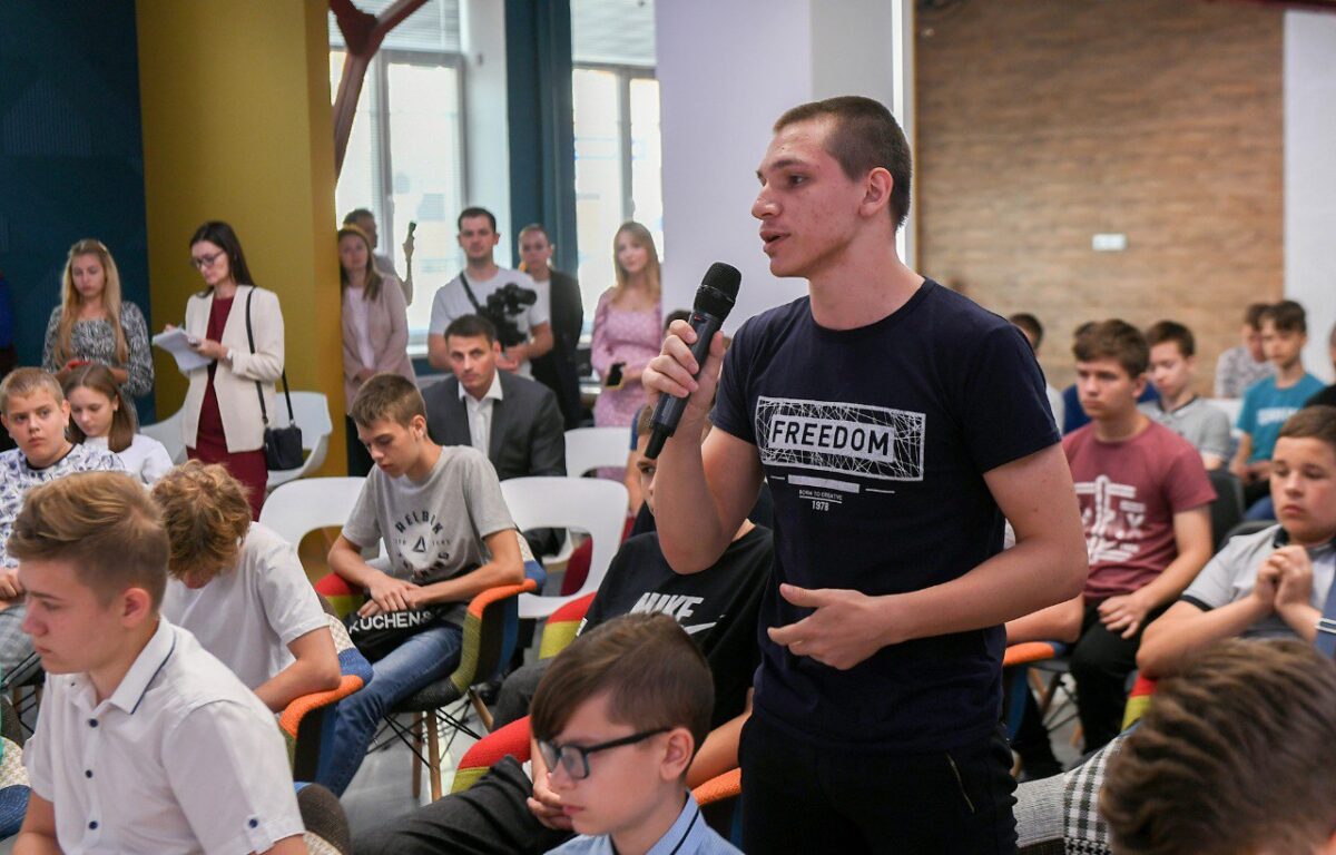 Игорь Руденя встретился с детьми из Донбасса, отдыхающими в Тверской области