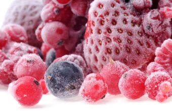 Диетолог рассказала, какие ягоды замораживать на зиму опасно Диетолог рассказала, какие ягоды замораживать на зиму опасно