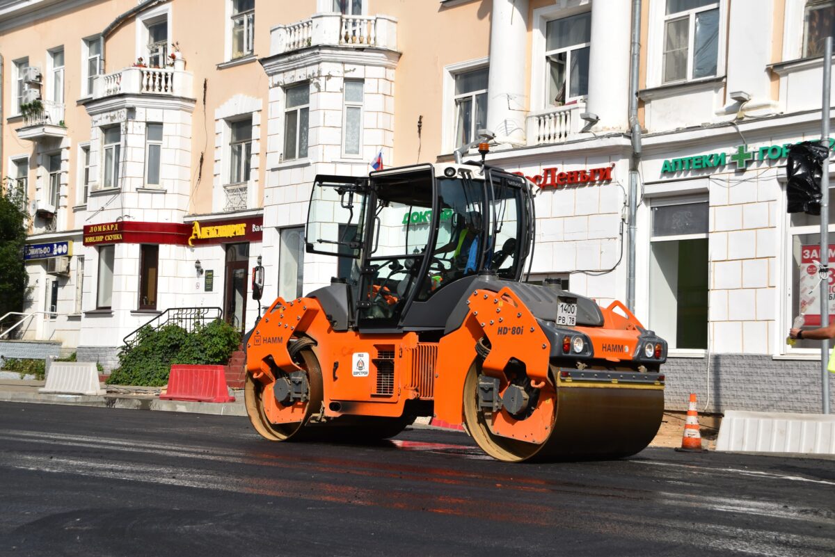 Комиссия проверила качество ремонта дорог и тротуаров в центре Твери