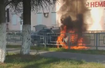 Утром в Твери загорелась иномарка