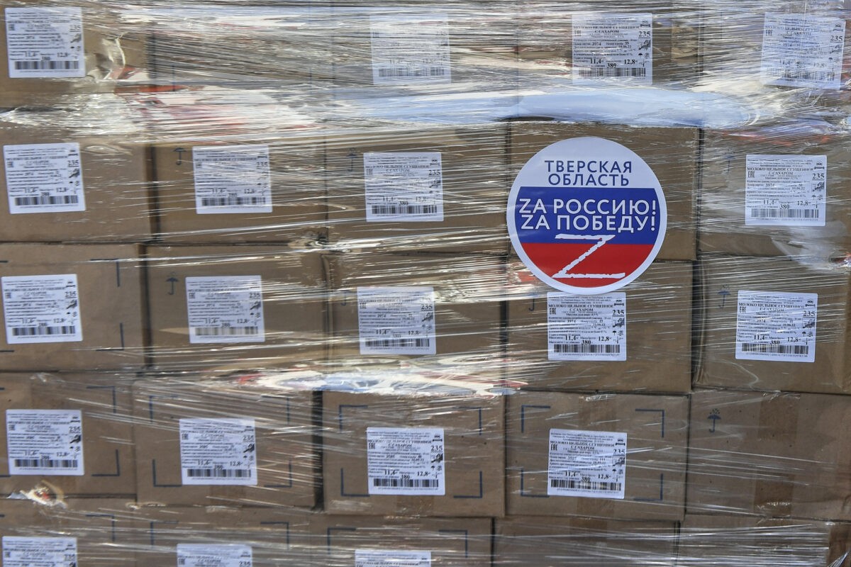 Губернатор Игорь Руденя в Бердянске передал гуманитарную помощь местным жителям от Тверской области