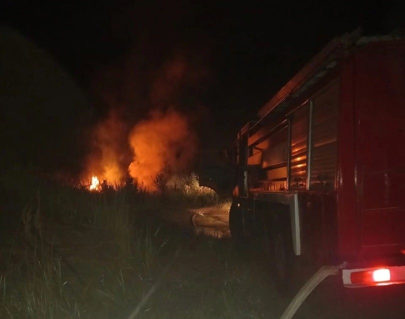 Дым от горящей свалки накрыл несколько деревень под Тверью