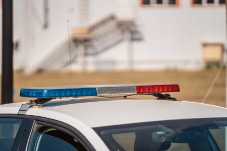 13-летний мальчик выбежал на дорогу и попал под колёса машины в Твери