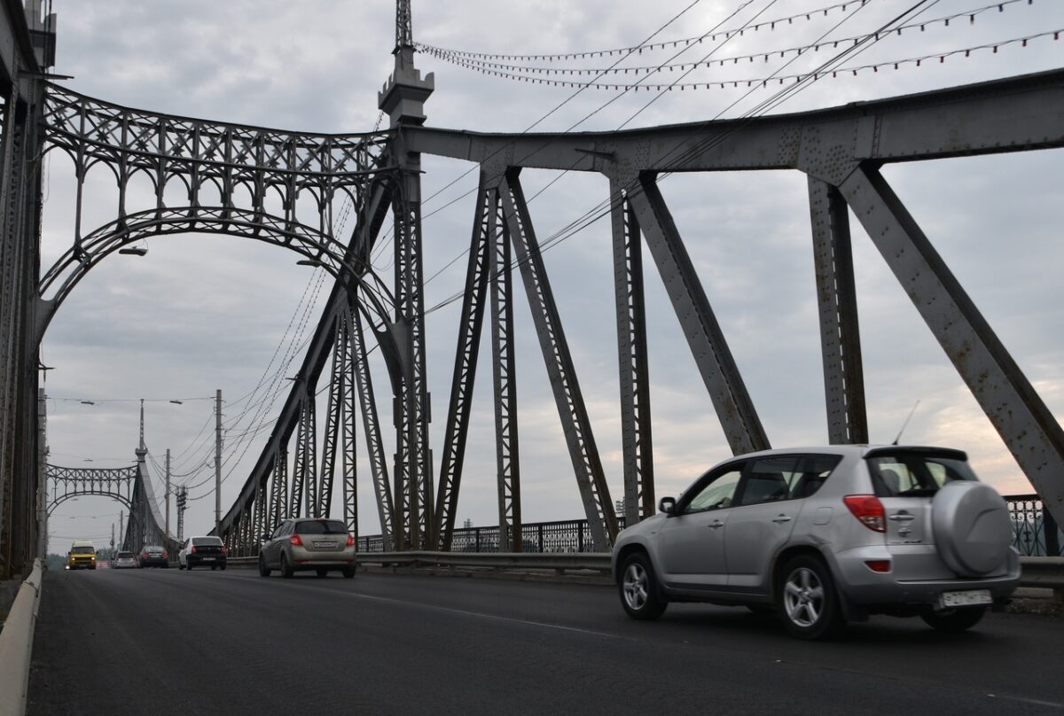 В Твери отремонтировали дорожное покрытие на Старом Волжском мосту | ТОП  Тверь новости