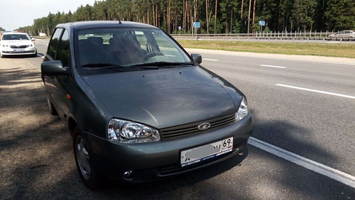 84-летний пенсионер на «Ладе Калине» устроил ДТП под Тверью