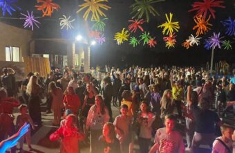 Глава Вышневолоцкого округа поздравила мороженым сельчан