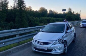 Водитель уснул за рулём и врезался в отбойник в Тверской области