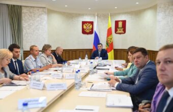 Больше 40 тысяч работников образовательных учреждений Тверской области получат выплаты к новому учебному году