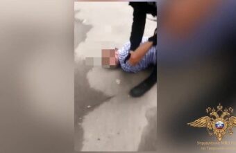 УМВД России по Тверской области опубликовало видео задержания мошенников, обманувших пенсионеров на миллион УМВД России по Тверской области опубликовало видео задержания мошенников, обманувших пенсионеров на миллион