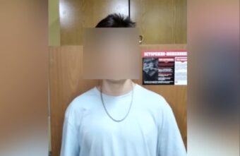 В Твери задержали 18-летнего курьера, передававшего деньги мошенникам В Твери задержали 18-летнего курьера, передававшего деньги мошенникам