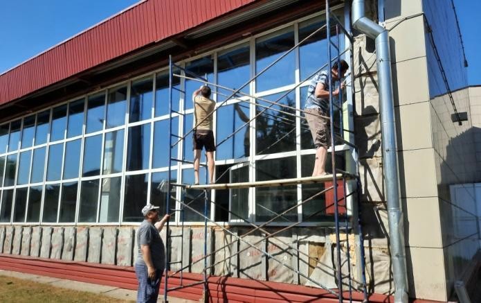 В Вышнем Волочке отремонтируют бассейн "Аквамарин"