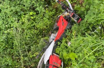 Мотоциклист скончался после столкновения со столбом в Тверской области