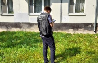 Маленькая девочка выпала из окна квартиры в Тверской области Маленькая девочка выпала из окна квартиры в Тверской области