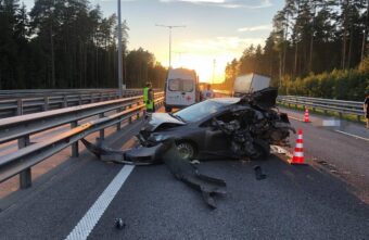 Пешеход погиб под колёсами фуры в Тверской области