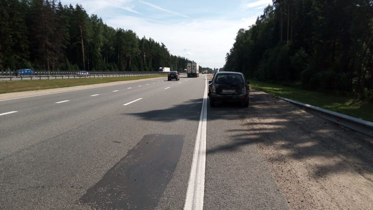 84-летний пенсионер на «Ладе Калине» устроил ДТП под Тверью