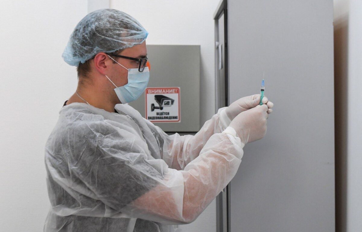 В торговом центре в Твери вновь открылся пункт вакцинации против коронавируса