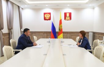 Губернатор Игорь Руденя провел встречу с главой Зубцовского района Еленой Николаевой Губернатор Игорь Руденя провел встречу с главой Зубцовского района Еленой Николаевой