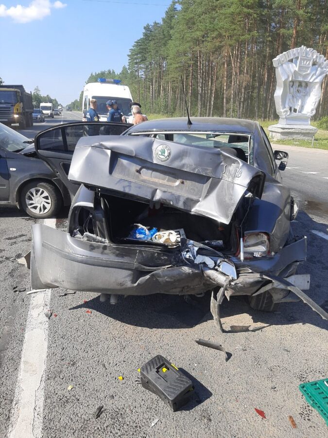 В Тверской области на трассе М-10 произошла тройная авария, есть пострадавшие
