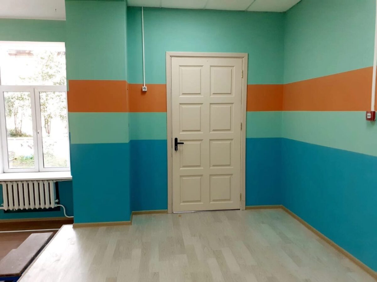 В школе №12 в Бологом отремонтирован спортзал и завершается капитальный ремонт кровли