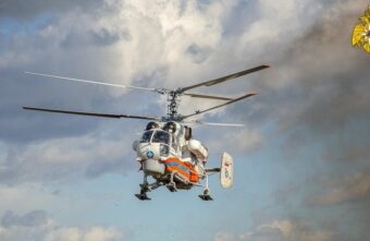 Мальчика и девочку, пострадавших в ДТП, доставили на вертолёте в Тверь Мальчика и девочку, пострадавших в ДТП, доставили на вертолёте в Тверь