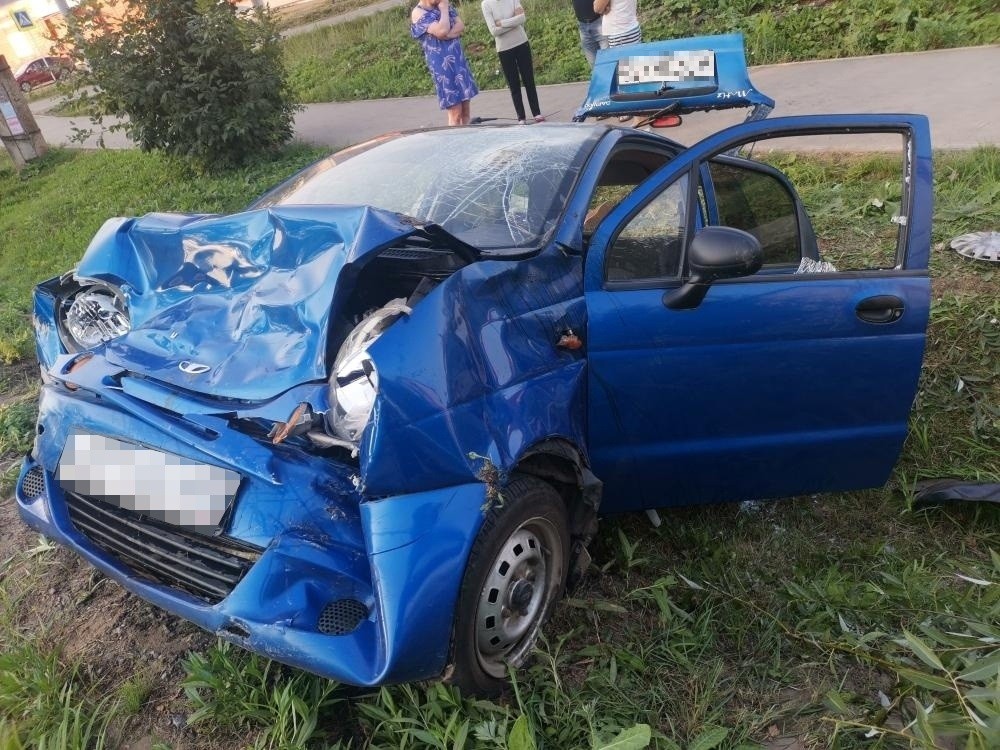 Появились фотографии с места гибели пожилого водителя в Тверской области
