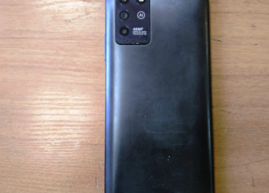 Вор оставил жительницу Тверской области без телефонов