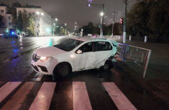 В столкновении двух иномарок в Твери пострадали оба водителя