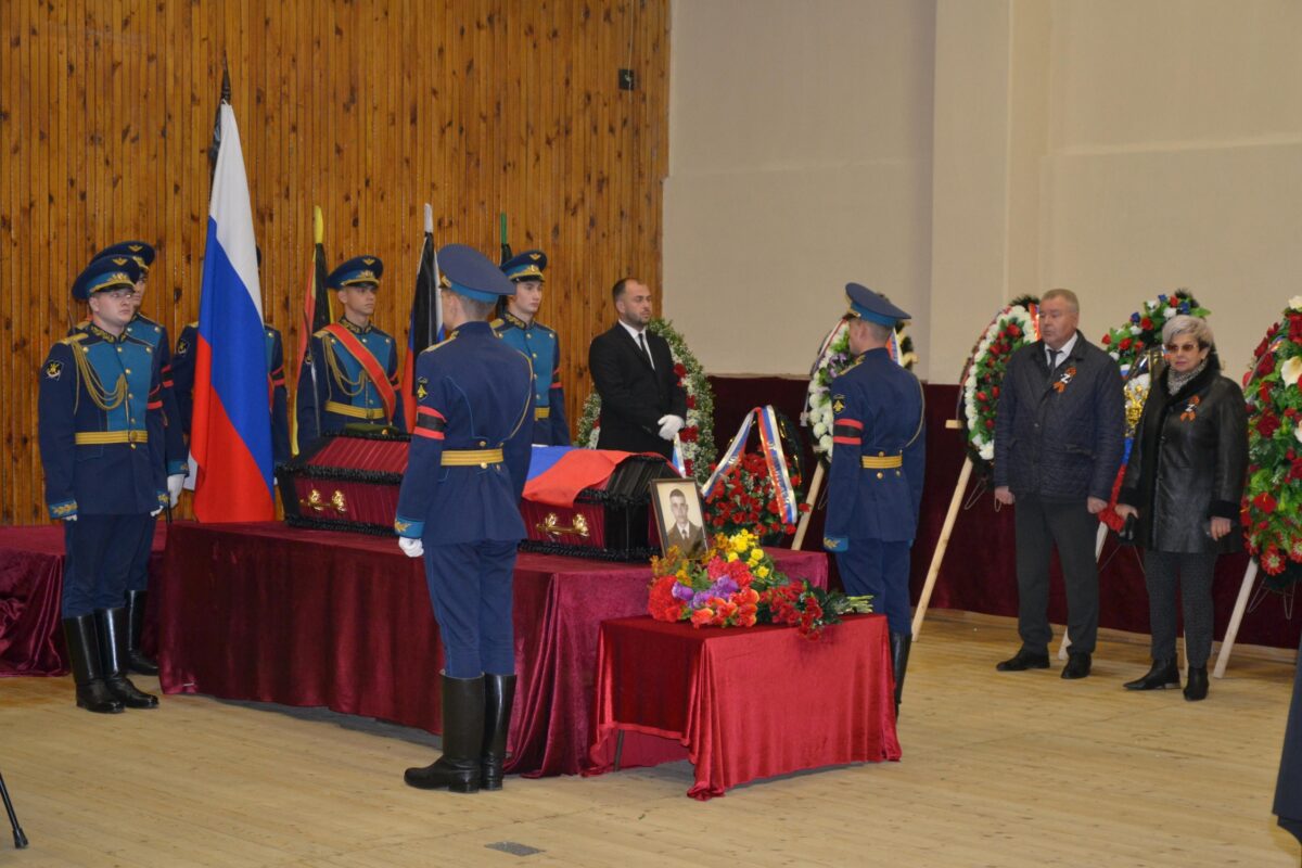 Тверская область простилась с погибшим Владимиром Шамсутдиновым