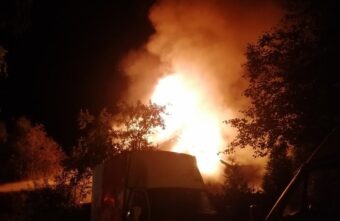 Жилой дом сгорел в деревне в Тверской области Жилой дом сгорел в деревне в Тверской области