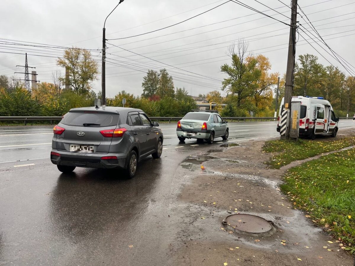 Hyundai "догнал" Renault в Твери, есть пострадавший