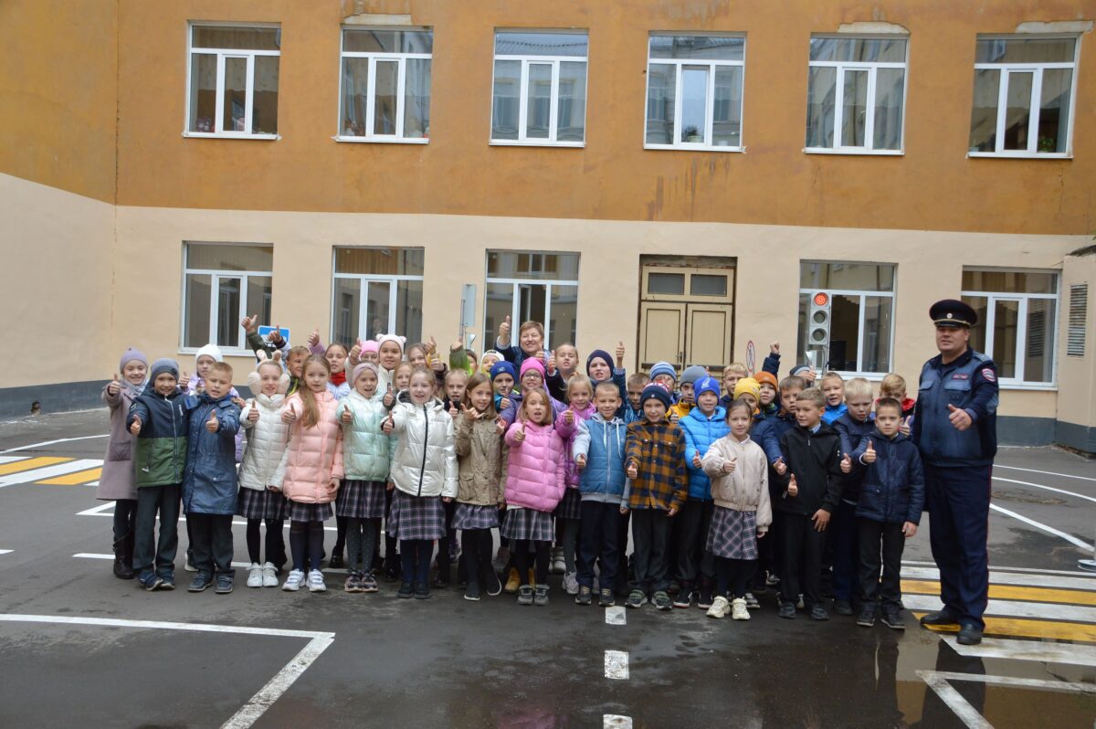 В тверской гимназии появился свой автогородок