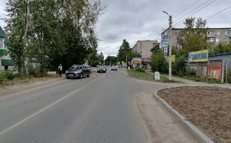 Перебегавшая дорогу пожилая женщина попала под колёса иномарки в Тверской области Перебегавшая дорогу пожилая женщина попала под колёса иномарки в Тверской области