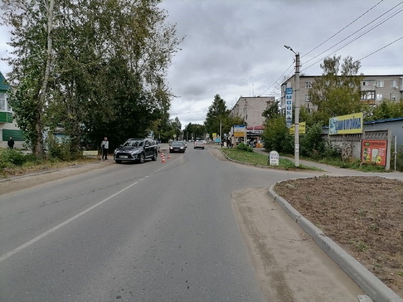 Перебегавшая дорогу пожилая женщина попала под колёса иномарки в Тверской области