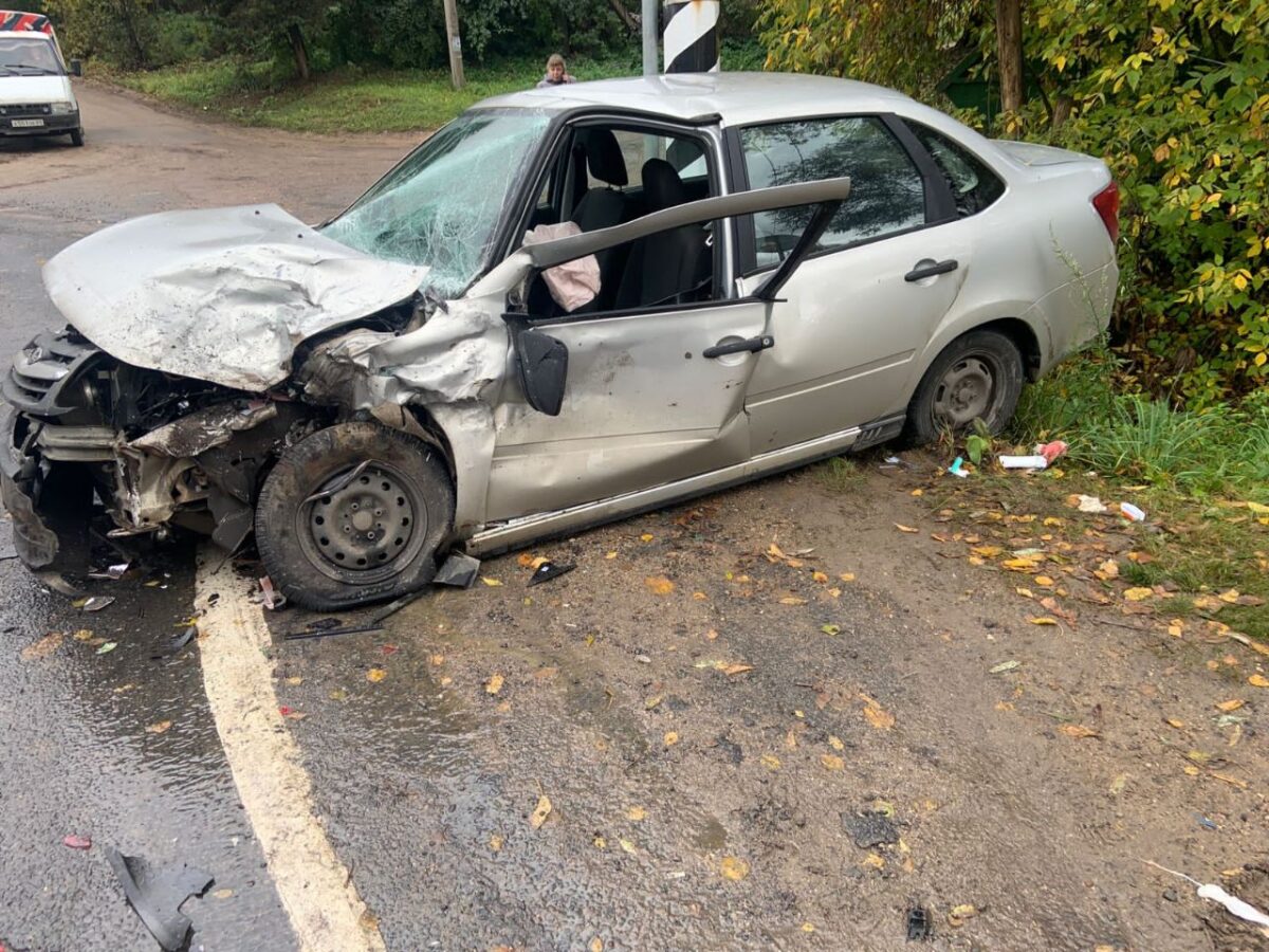 Два человека пострадали в ДТП с участием четырёх машин в Тверской области