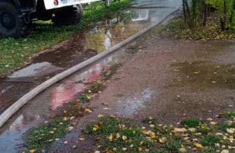 Жители города в Тверской области поблагодарили МЧС за спасение дома