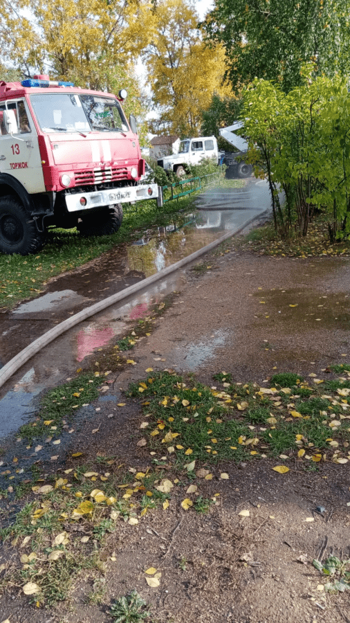 Жители города в Тверской области поблагодарили МЧС за спасение дома