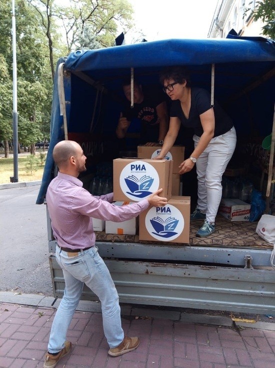 Сотрудники РИА Верхневолжье передали книги пациентам военного госпиталя в Ростове-на-Дону