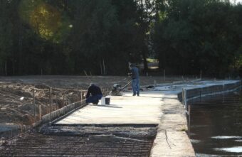 В Калязине продолжаются работы на набережной Волги В Калязине продолжаются работы на набережной Волги