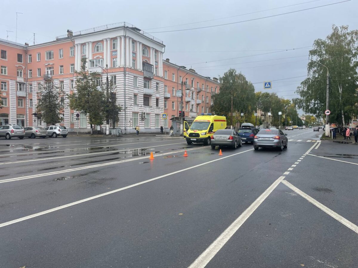 В Твери в ДТП на площади пострадал ребенок