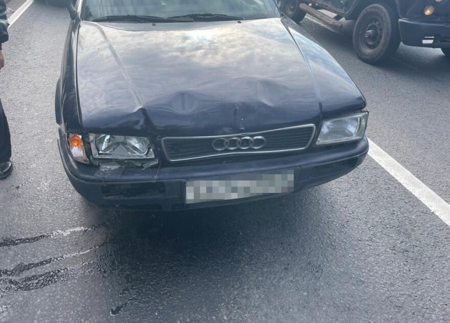 Водитель Audi "догнал" водителя "Лады" на шоссе в Твери