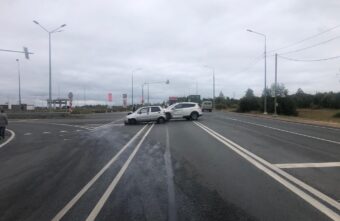 В Тверской области водитель, решивший развернуться, спровоцировал ДТП с пострадавшим В Тверской области водитель, решивший развернуться, спровоцировал ДТП с пострадавшим