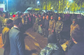 Вы служите, мы вас подождём: жители Тверской области уходят защищать Россию  