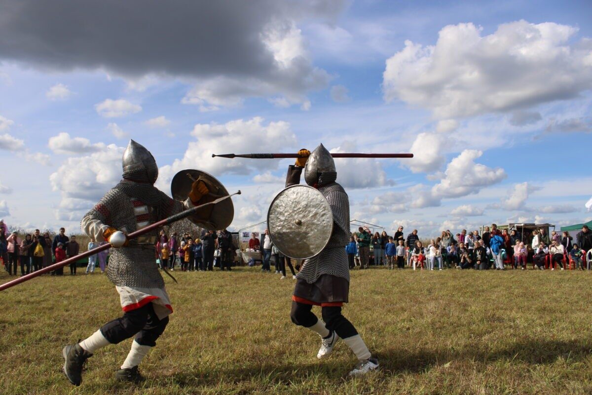 Под Тверью прошел молодежный фестиваль «Новолетие со Владычным полком»