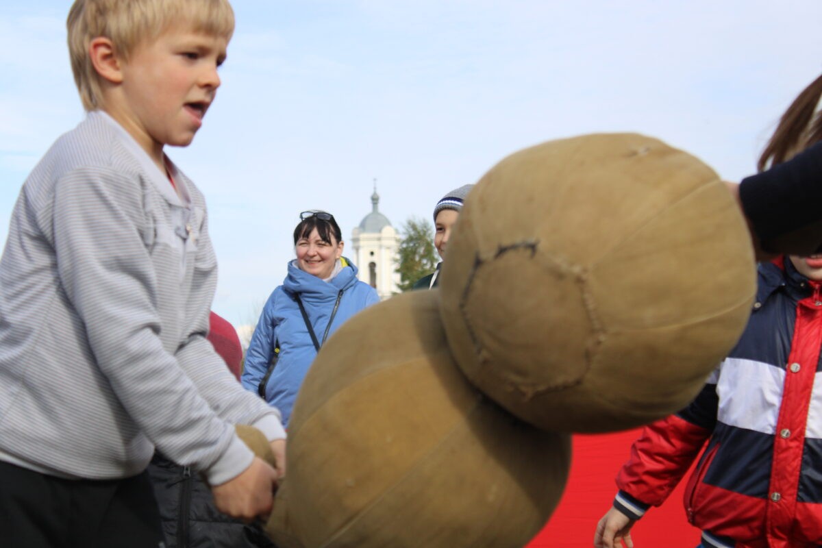 Под Тверью прошел молодежный фестиваль «Новолетие со Владычным полком»