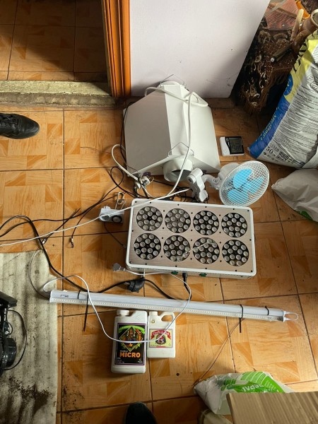 В гараже жителя Тверской области нашли коробки с каннабисом