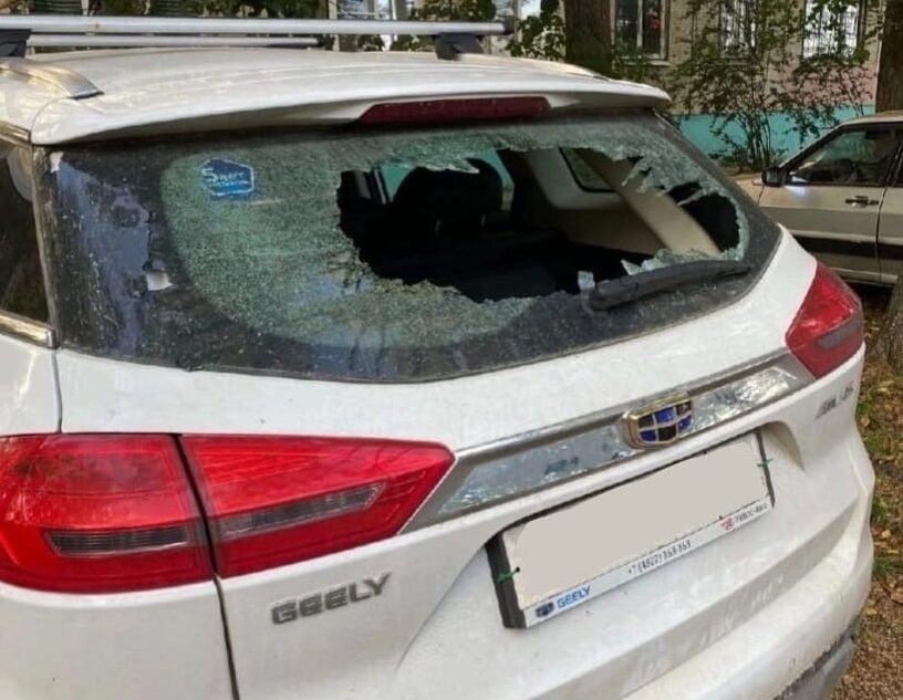 В Твери неизвестный велосипедист продолжает портить чужие автомобили В Твери неизвестный велосипедист продолжает портить чужие автомобили