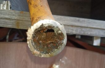 Пожилой мужчина из Тверской области больше семи лет прожил без горячей воды в квартире Пожилой мужчина из Тверской области больше семи лет прожил без горячей воды в квартире