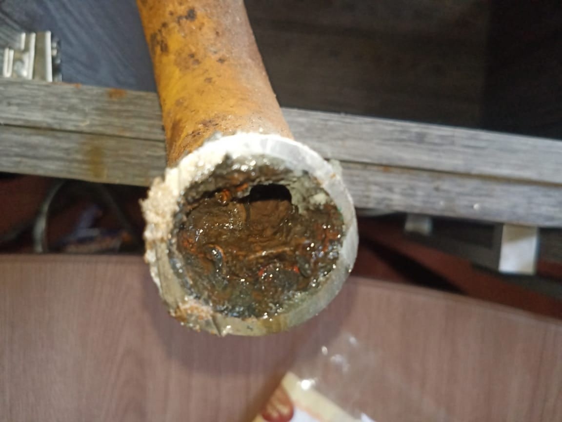 Пожилой мужчина из Тверской области больше семи лет прожил без горячей воды в квартире