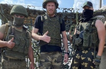 Житель Тверской области возит грузы помощи российским бойцам, принимающим участие в СВО на Украине Житель Тверской области возит грузы помощи российским бойцам, принимающим участие в СВО на Украине