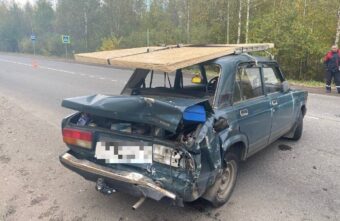 Женщина пострадала в столкновении ВАЗа и бензовоза под Тверью